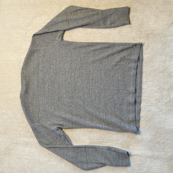 UNIQLO Waffle Crew Neck Long Sleeve TShirt - Picture 5 of 5